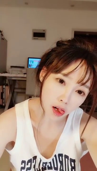 重磅！超美女神~连环喷水~【00】喷一半外卖到了~疯狂敲门！3