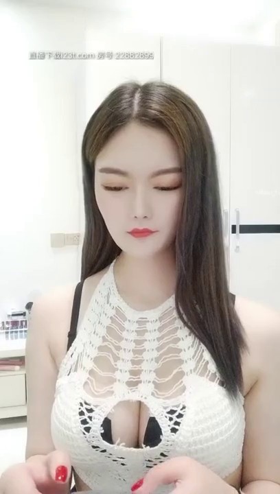 巨乳大四学姐【00年学生妹】，上等豪乳，丰满又感性，谁玩谁爽翻，‘啊啊啊老公，哥哥，人家好想要’，诱惑满满！