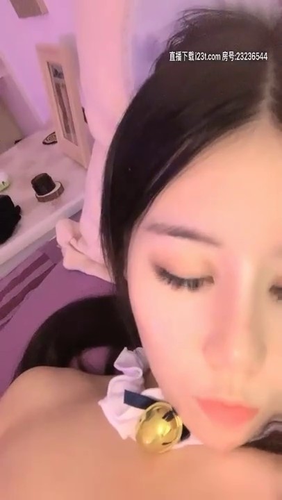 恩熙熙高颜值妹子情趣装诱惑，女仆装黑丝小尺度掰穴自摸浴室洗澡