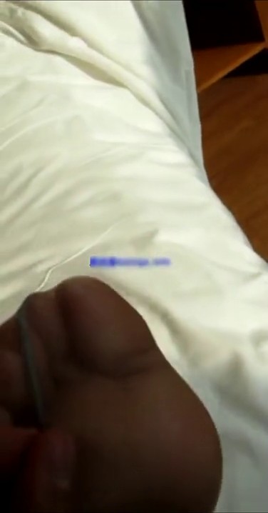 风吟鸟唱国模子夜酒店穿着各式制服性感旗袍情趣内衣张开小穴让摄影师拍