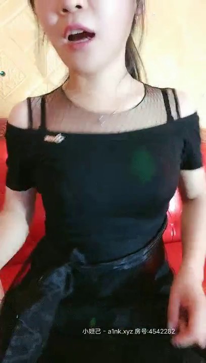 激情刺激啪啪【疯狂的小湿妹】04.07带姐姐KTV激情叫鸭疯狂啪啪玩双飞群P 操的嗨皮玩的刺激 超浪 高清源码录制 (1)