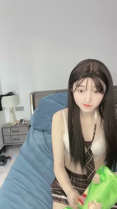 这男的也太爽了 和零零后小姨子偷情『04年小情妇』清纯的一逼 穿着JK制服啪啪还全程无套6