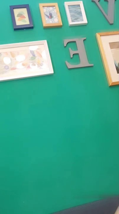 极品女神贝贝0402收费大秀 先洗澡然后拿着一根黄瓜秀 颜值高木耳粉很诱人_(new)