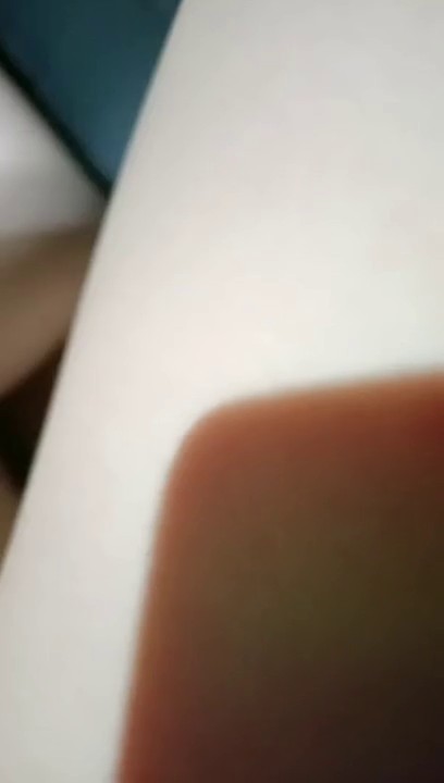 下海女教师户外车震，颜值不错真骚舔的鸡巴湿漉漉，看着外面有人在路边撒尿自己在车内被草，淫声荡语不断