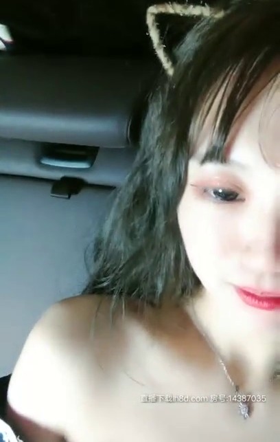 年轻嫩妹处女幼熙0109一多自慰大秀 经验还不多 有点害羞 自慰揉穴很诱人