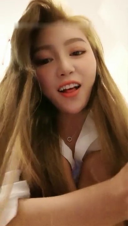 小可爱平台(原卡哇伊)高颜值美女主播允允儿1025收费大秀 给炮友口交 激情自慰 十分诱人