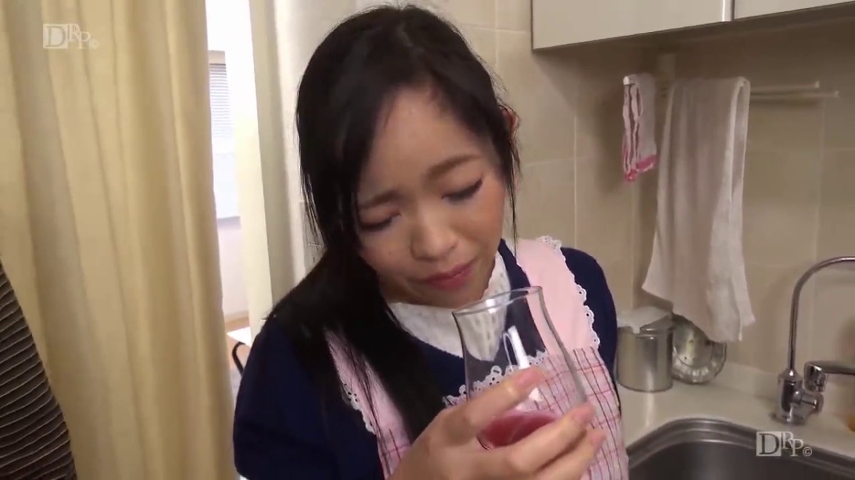 [110717_602]美人料理講師をキッチンでつまみ食い