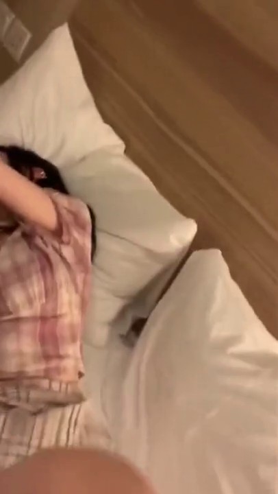 高颜清纯大奶美眉吃鸡啪啪 屁屁好漂亮肛交 不行 不戴套好不好我容易出来 我不射进去 被操的表情很舒坦高颜清纯美眉