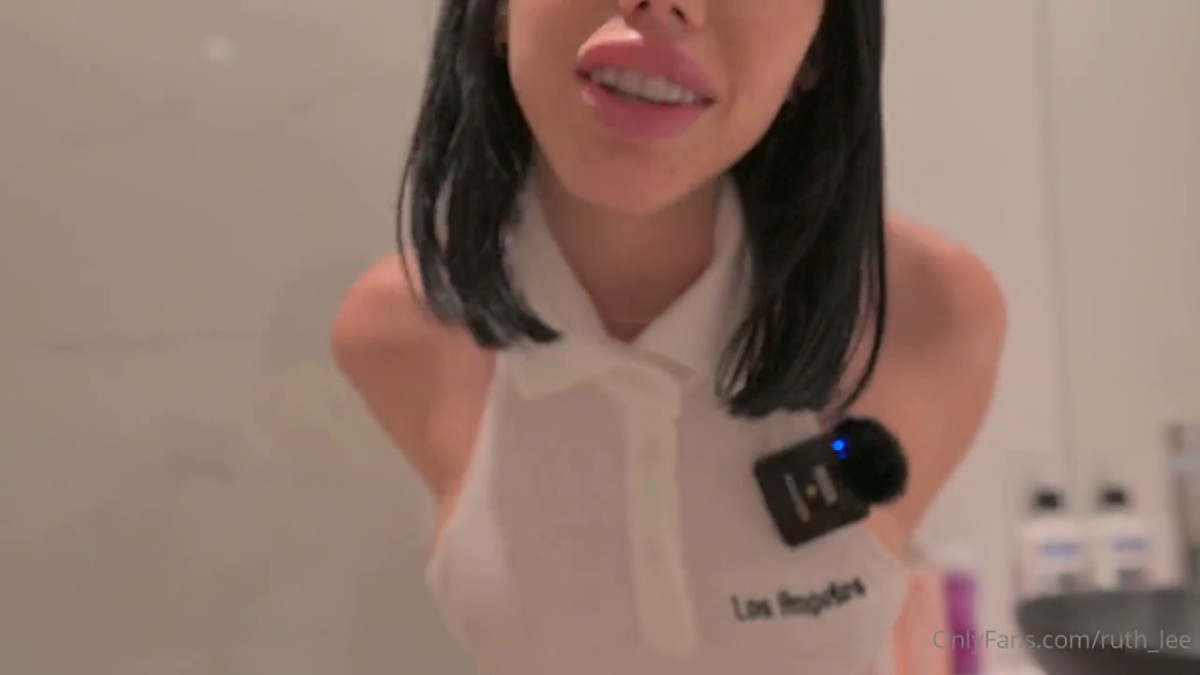 最新11月订阅福利⑧！深喉女神，亚裔母狗【李露丝】露脸私拍，深喉口爆肛交啪啪野战，各式各样性爱自拍