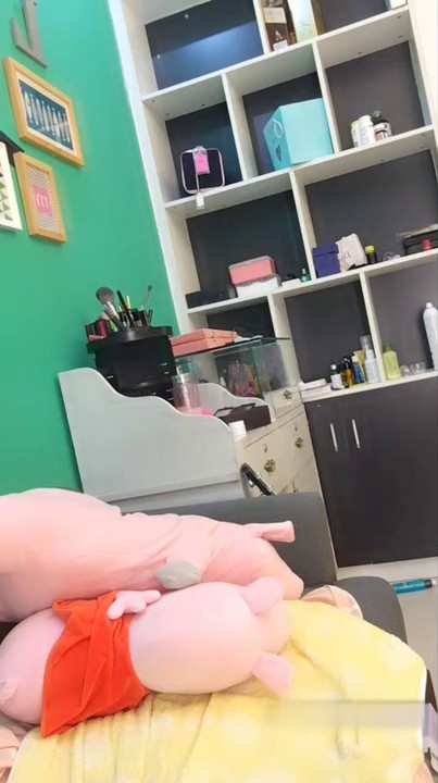 极品高颜值气质女神主播收费自慰大秀 颜值高身材好 阴毛稀疏销魂自慰十分诱人