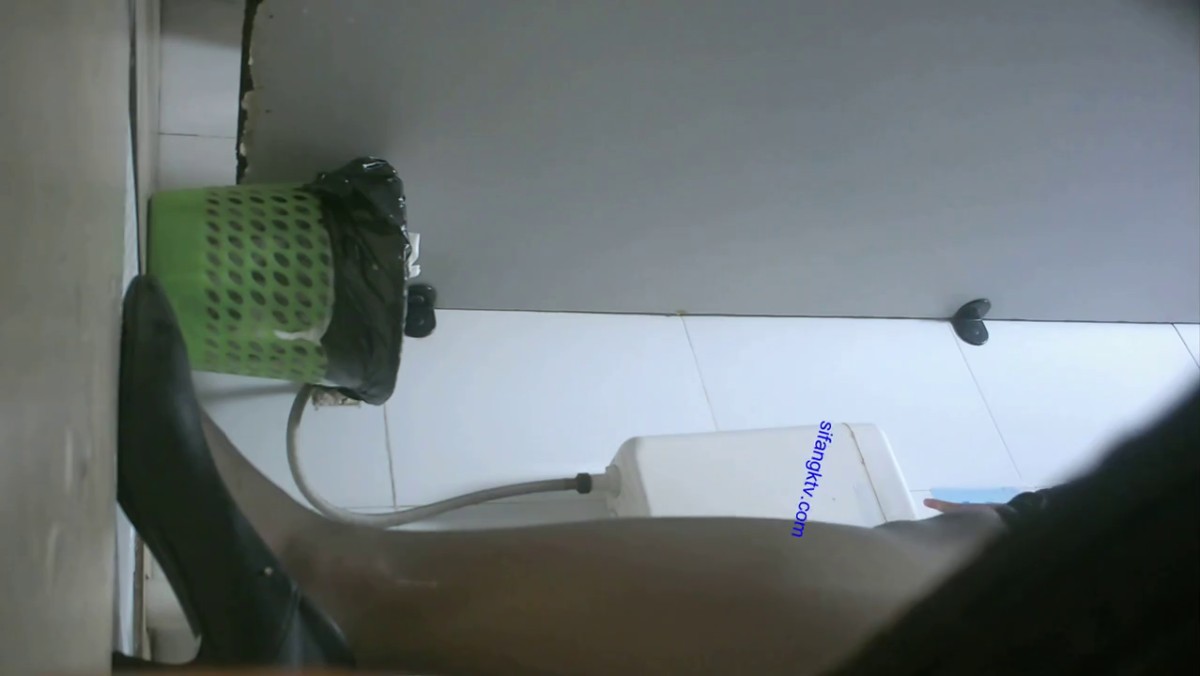 91撩妹高手微信聊骚约啪已有男友的学院在读漂亮妹子各种体位啪啪啪娇喘呻吟感觉好久没得到满足的样子国语对白