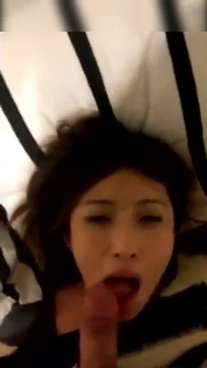 酒吧搭讪女白领请她喝杯放了催情药的饮料带回寓所啪啪样子太骚了射了她两次