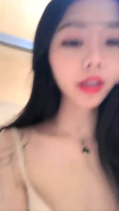 高颜值苗条身材美女丑曦卫生间自慰 慢慢脱掉坐马桶上道具JJ抽插骑乘呻吟娇喘 很是诱惑喜欢不要错过