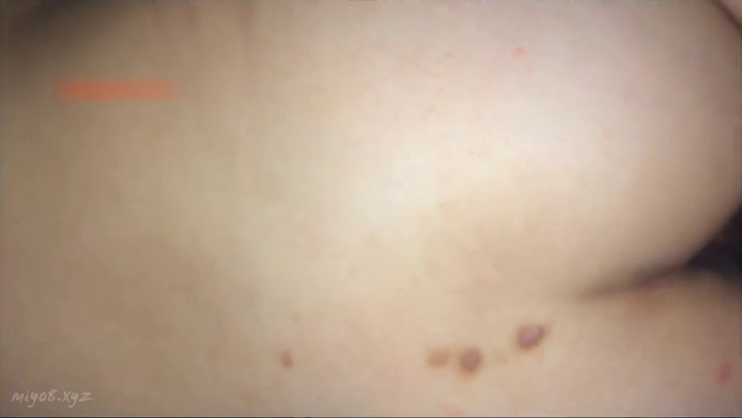 非常有情趣的在校大三情侶X愛自拍視頻,眼鏡學妹看著挺老實內心挺Y蕩