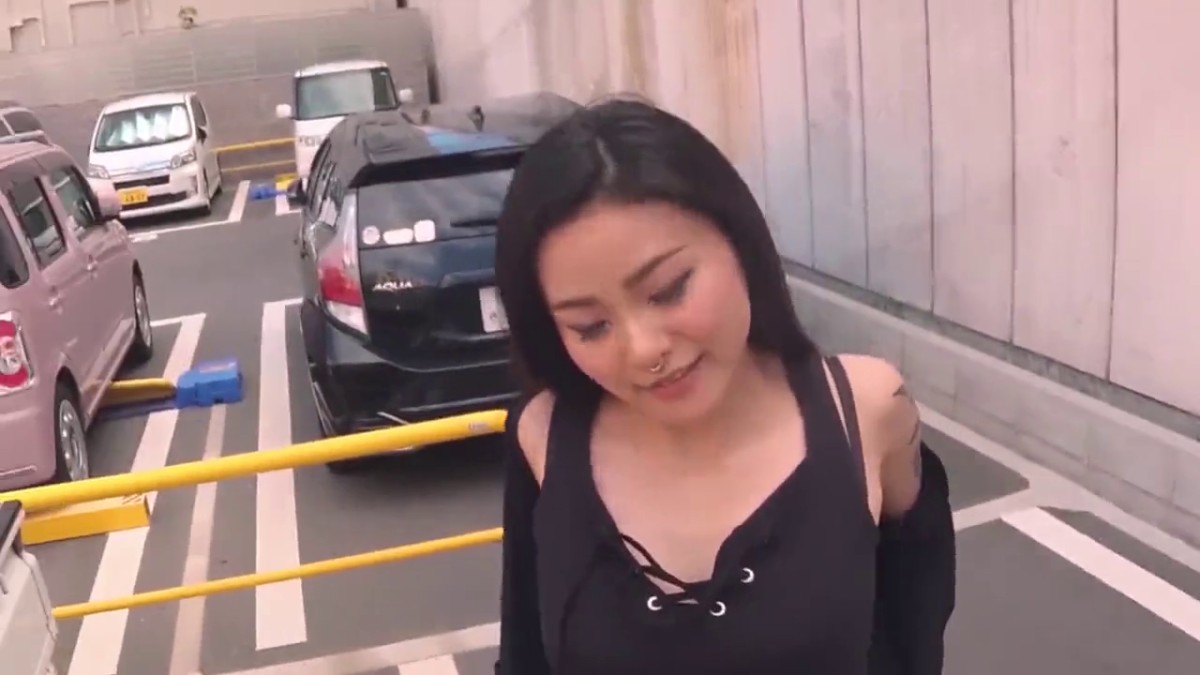 日本骚包先到停車場露出，再去酒店啪啪啪