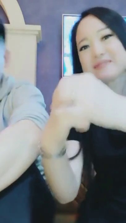 酒足饭饱社会小青年有男有女组团KTV开个包厢淫乱大喊BB露出来JJ露出来3个骚娘们搞一个老爷们对白精彩