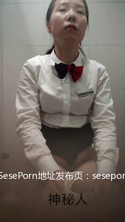 最新流出国内厕拍大神神秘人潜入【保时捷】4S店女厕偷拍第二季3个女销售