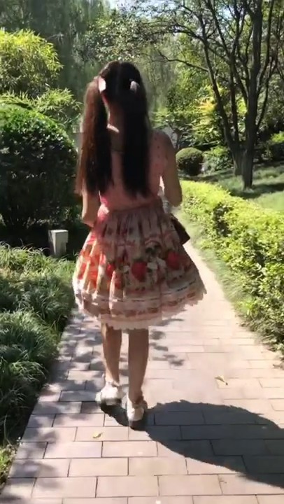 最新B站舞蹈区极品萝莉美女全裸宅舞流出 穿着Lolita边脱边跳 脱衣热舞露出大挑战 高清720P无水印完整版