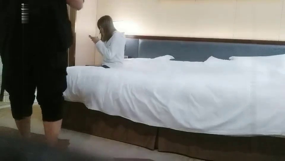 城中村22岁喜欢唱歌的靓妹