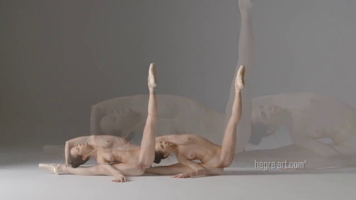 精品Hegre大作身材性感柔软双胞胎姐妹花全裸跳芭蕾舞展示各种高难度动作画面唯美诱人1080P原版