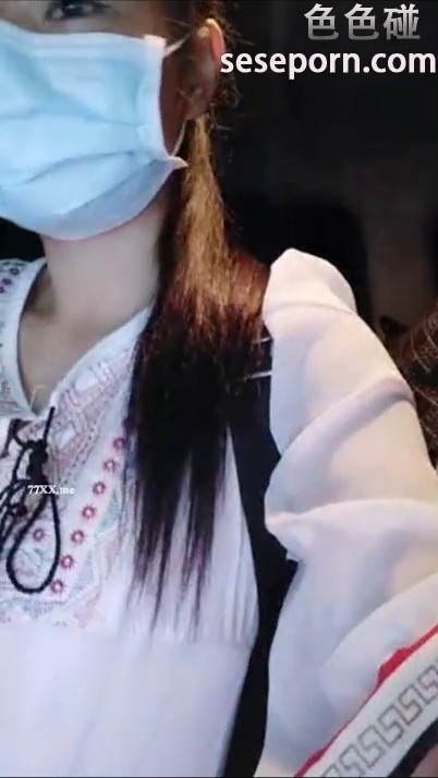 高挑苗条美女主播应网友要求半夜路边勾引光头网约车司机车震 飞来艳福