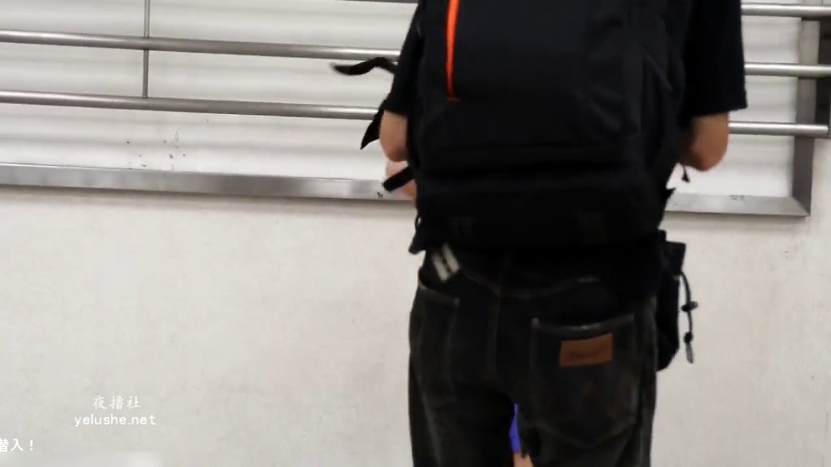 岛国猥琐大叔带你逛日本本土超大尺度漫展，各种COS角色妹子性感诱惑视频720P高清