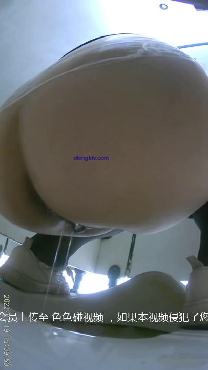 私房最新流出精品厕拍 七月新作 徐娘 少妇 超近视角 针织厂系列 四（2）二次入镜红衣高跟少妇-1 (12)