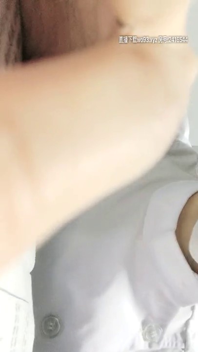 2020.2.22，深夜，唐山某医院值班小护士，偷偷去厕所跳蛋自慰出白浆，近距离拍摄撒尿，小护士的真实刺激工作日常