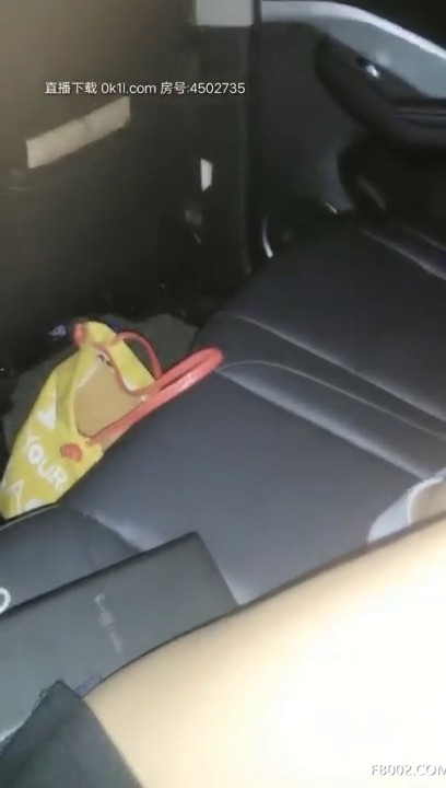 2020.9.29【爸爸的小骚货】户外露出，车内跳蛋自慰，居家啪啪，刮毛无套，00后小萝莉的夜生活真丰富【水印】