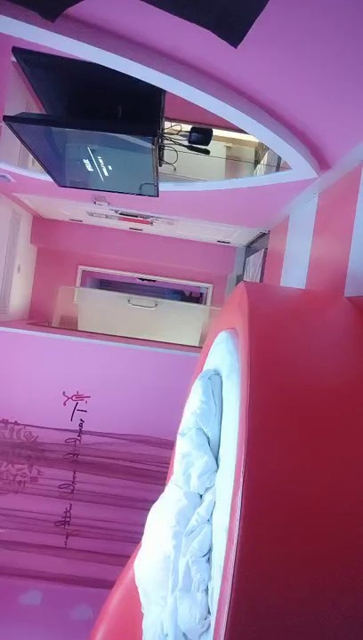 2021.10.25，【全网寻花约良家】，第二炮，猎物中颜值最高，28岁舞蹈老师，情趣圆床房，香艳劲爆佳作