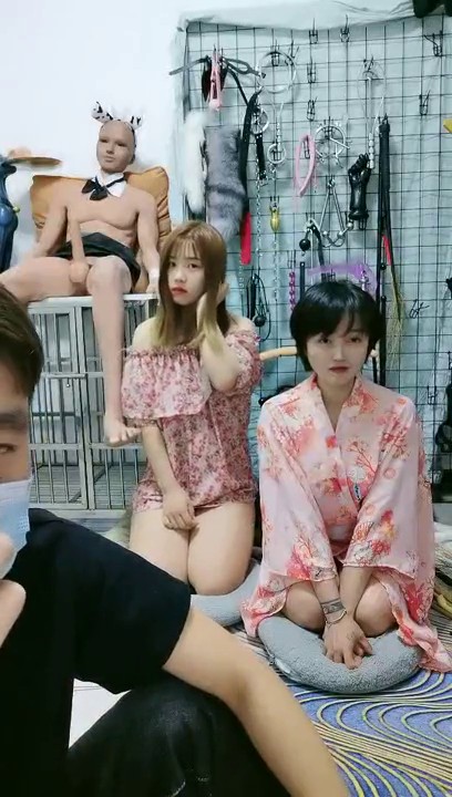 2021.5.6，SM圈大佬重出江湖，【帝哥调教005】，调教少妇萝莉，露脸小母狗，道具琳琅满目，刺激劲爆，高清源码录制