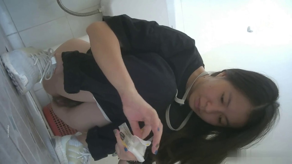 2022六月最新流出 （新品首发）精品全景厕拍【电子厂系列-收尾作品】18新场景两个颜值高跟美女