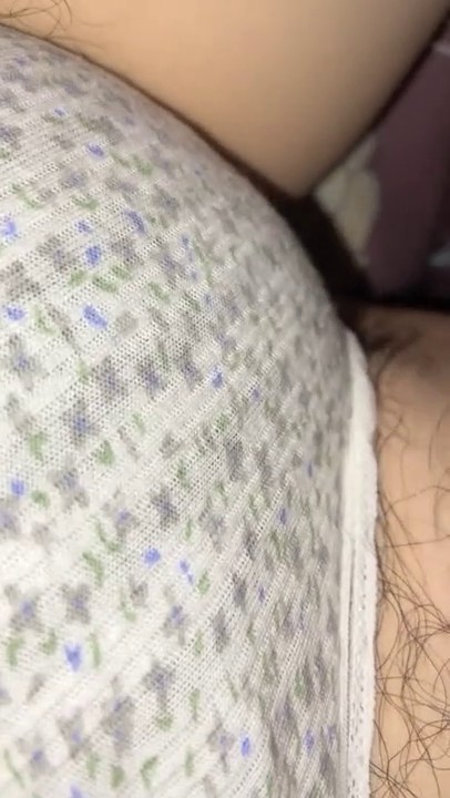 【無水印原版---新片速遞】2022.4.21，【女大学生宿舍内裤】，真实女生寝室，偷拍室友，厕所撒尿自慰聊八卦2