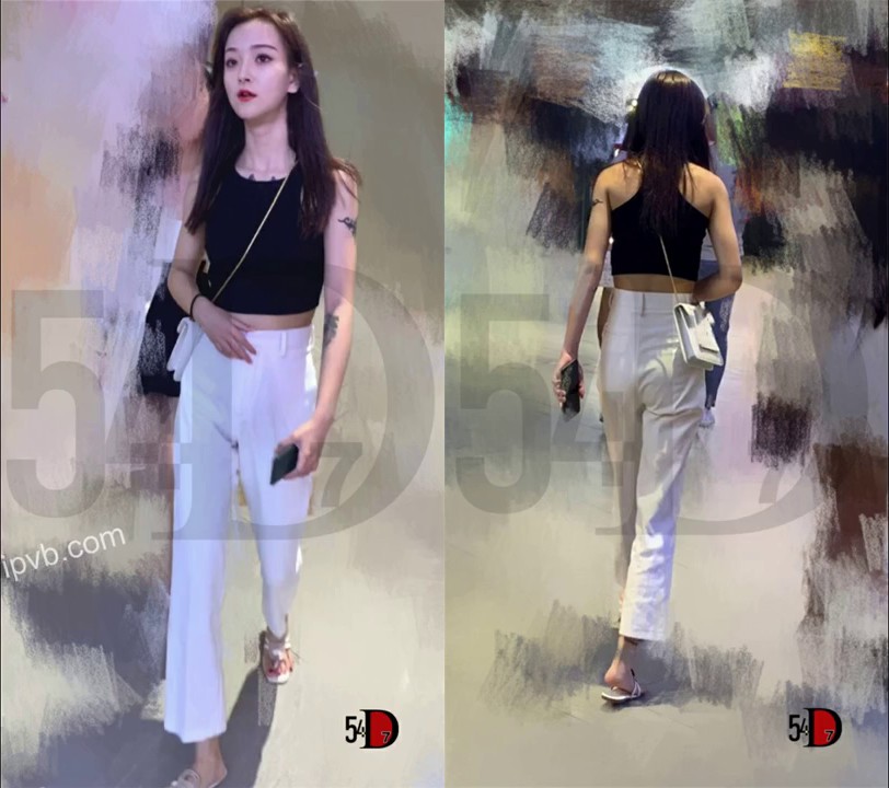 《顶级厕拍》商场女厕全景偷拍多位女神级的少妇各种各样的美鲍鱼2