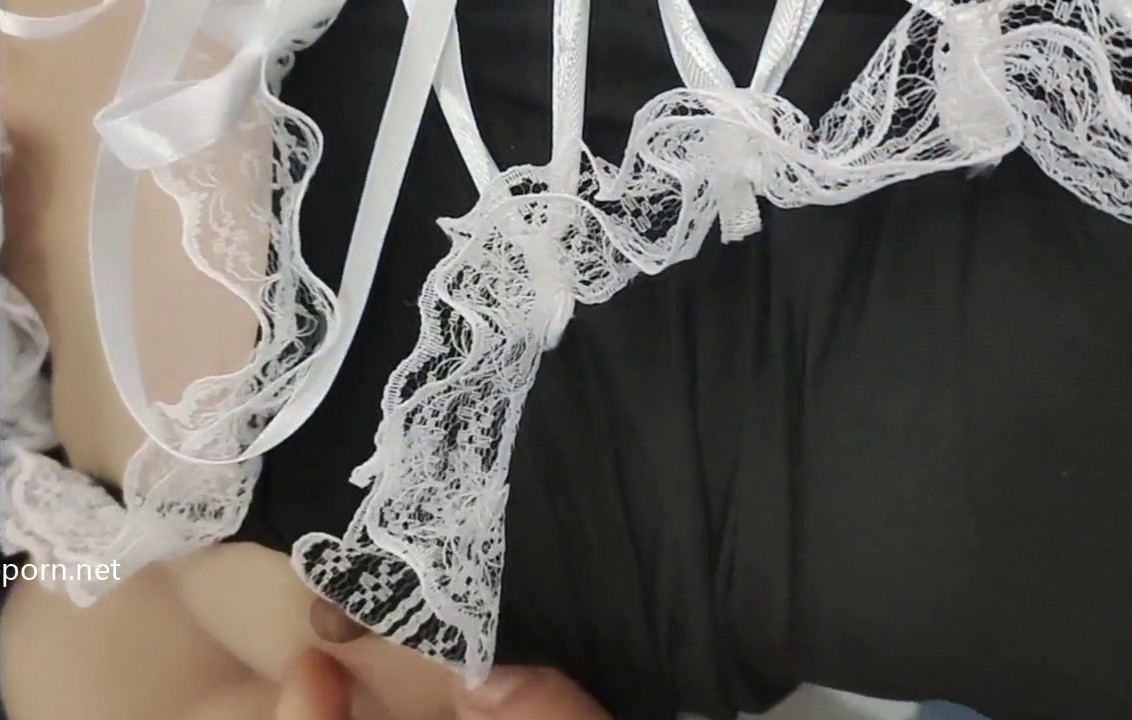 〖今日推荐〗漂亮美乳女仆妹妹的中出日记 爆裂黑丝抽插猛操女仆装小女友 边揉逼豆边享受抽插 高清720P原版