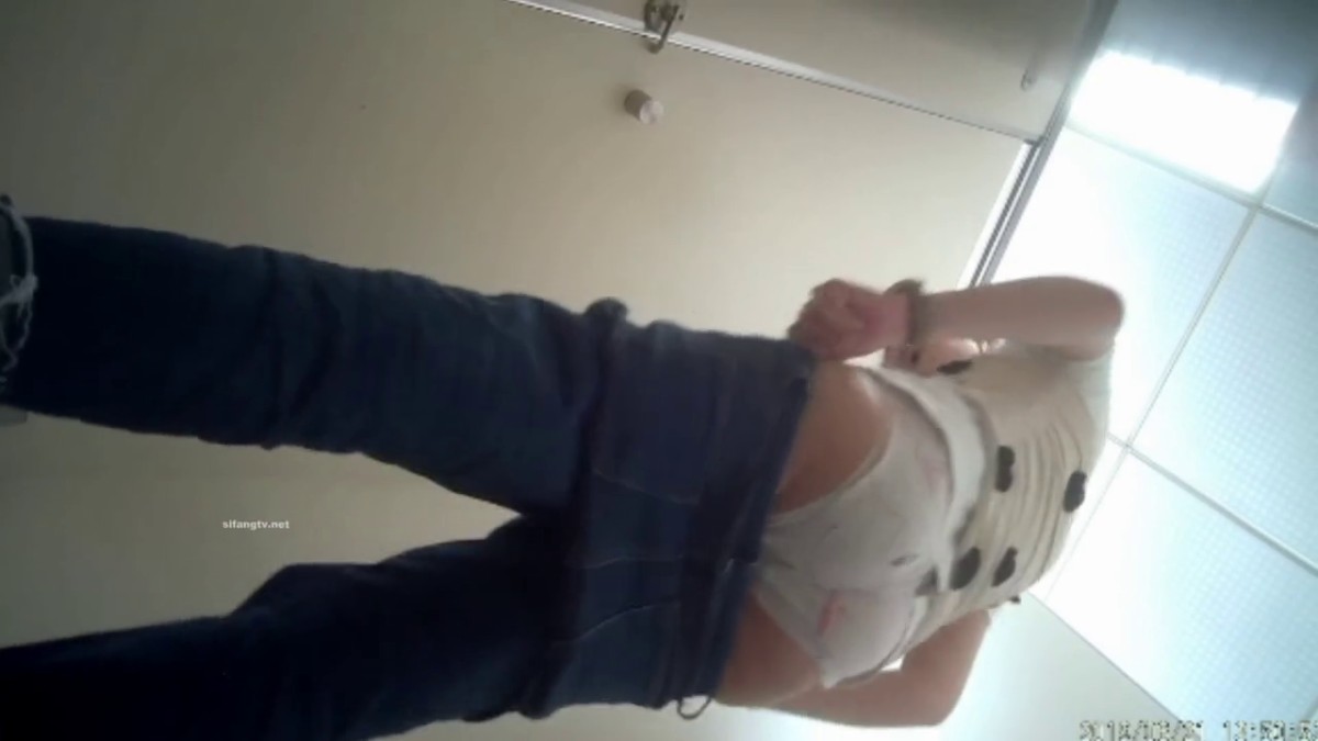 富姐公交站等老公被过路司机搭讪坐顺风车被下迷药拉到偏僻处车震对白搞笑