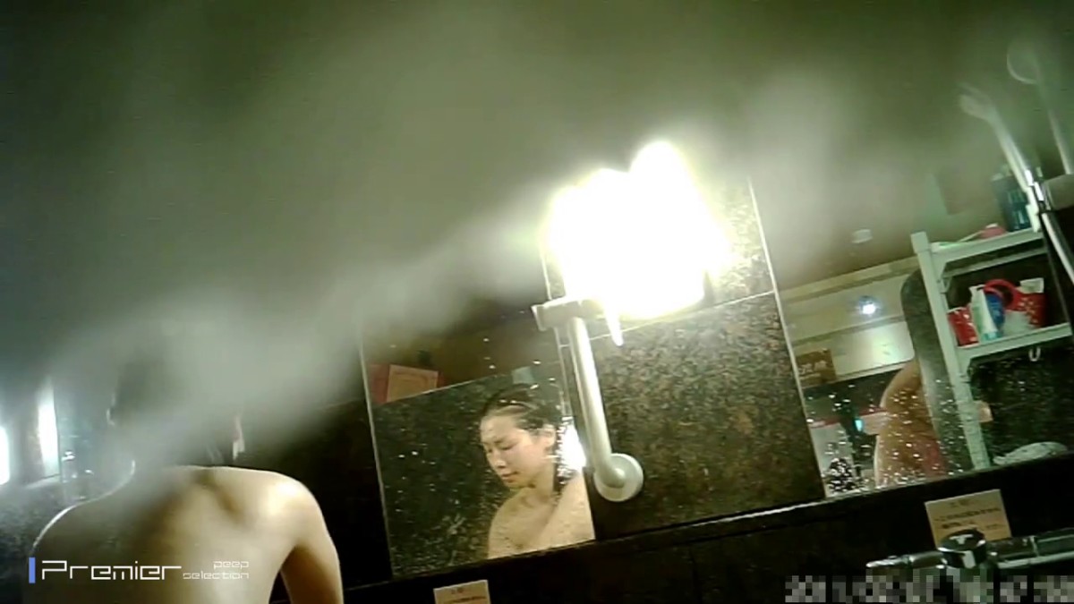 钱汤大众温泉洗浴中心女客部换衣和洗漱间内部春色真实偸拍身材非常哇噻的年轻妹子挺多过足了眼瘾2