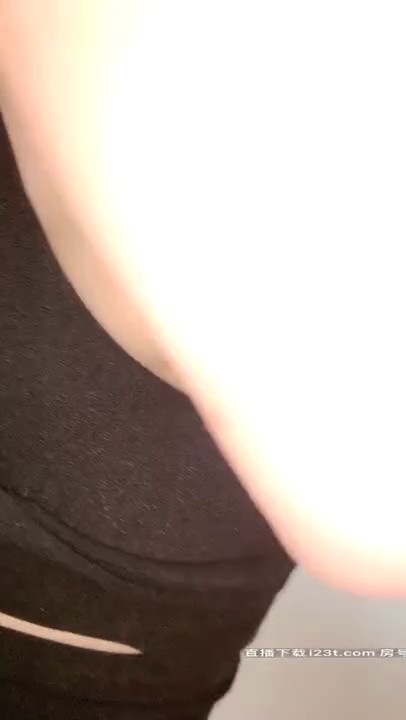 2020.8.5，约炮极品良家小少妇，这粉嫩的无毛馒头穴，大长腿高跟，风骚尤物，身材太棒了让人看了就想犯罪