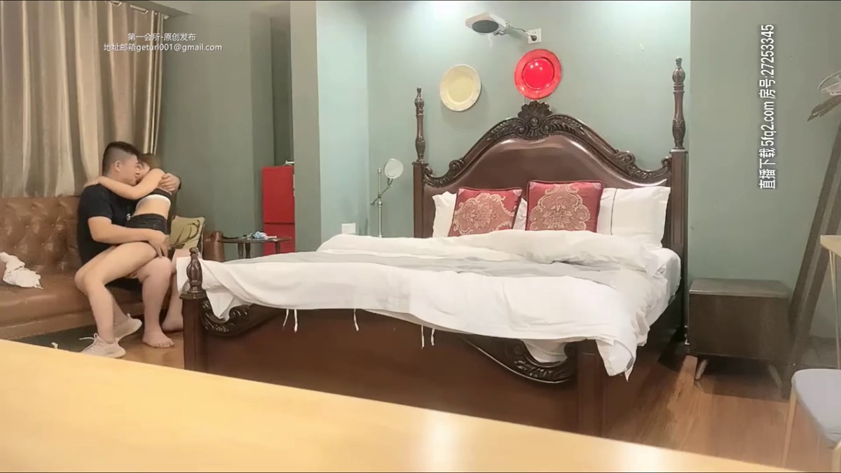 【AI高清画质2K修复】(神探老金探花)约了个白衣妹子，镜头前口交扣逼舔奶骑坐上下自己动，跪椅子上后入晃动奶子非常诱人