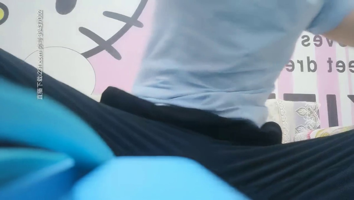 【AI高清画质2K修复】2020.8.11，【千人斩探花】嫖老师上操约了个黑衣妹子，近距离掰穴沙发上骑乘后入大力猛操