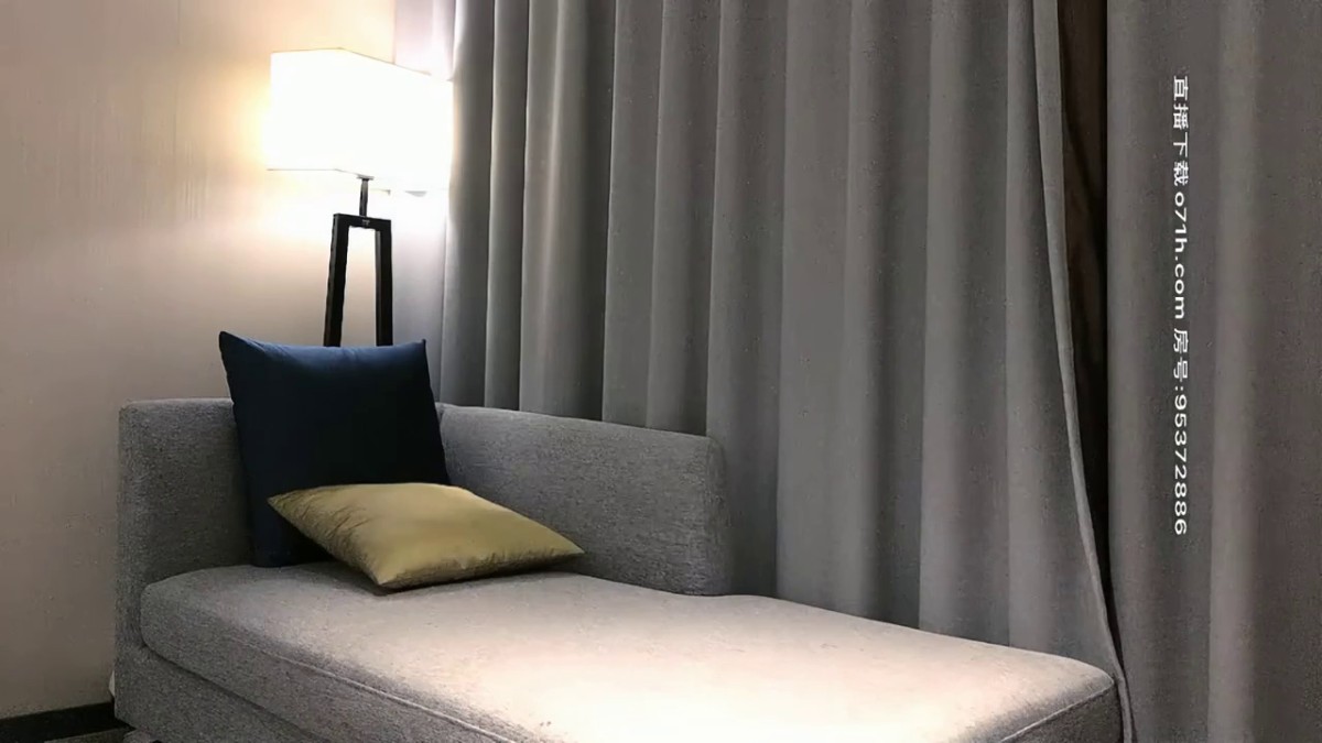 【AI高清画质2K修复】2020.8.13，【小宝寻花】今晚约战网红女神外围，胸大腿长还是个一线天，追求的就是全场最高颜值，撸管必备