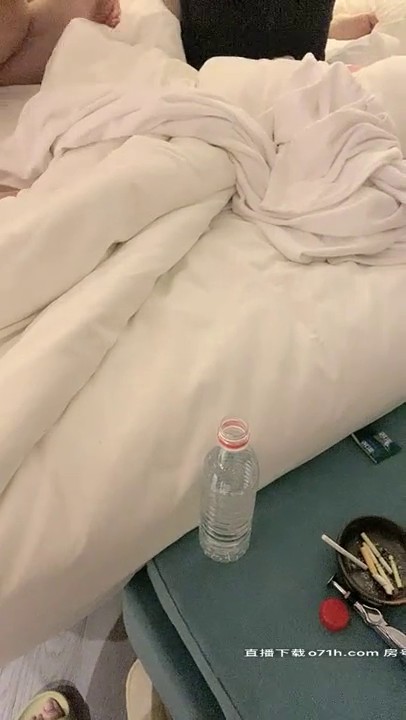 最强性爱姐妹花组合【三女萝莉御姐女王】三类型美女适合各口味选择 高强猛男各种玩弄 三美女轮操 高清源码录制 (1)