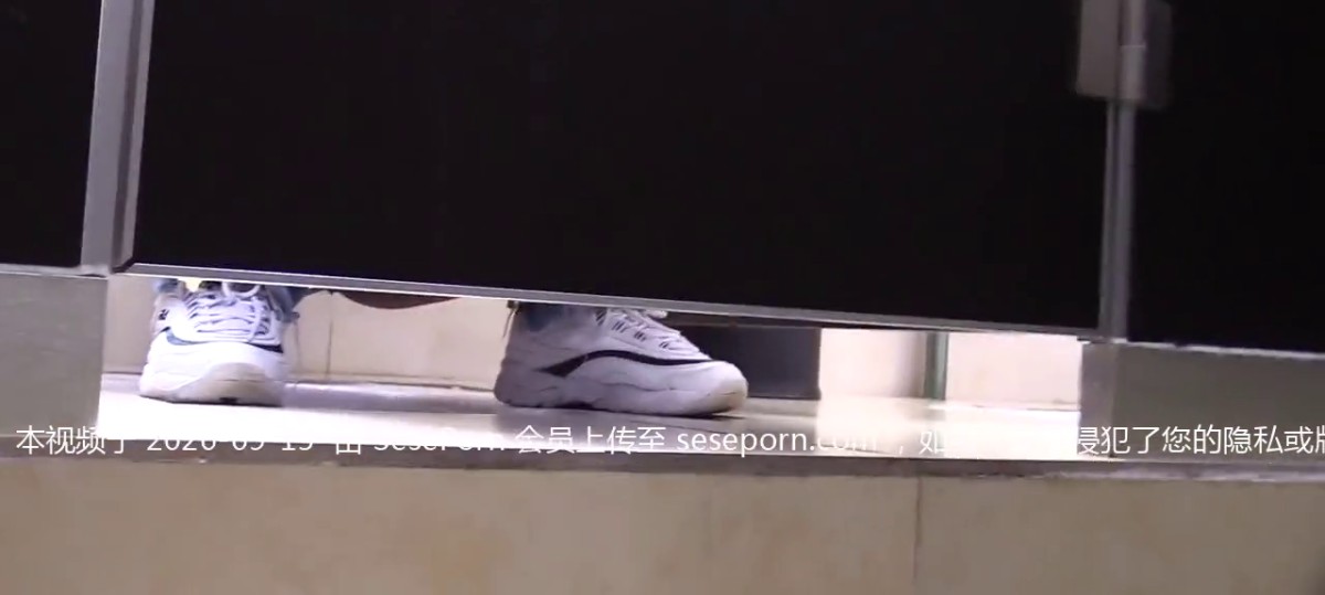 青春学艺术美眉刮过毛毛的嫩穴