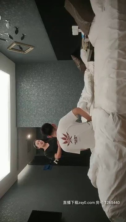 2020.9.8，【探花于鱼鱼】新人连续叫上门两个妹子，一副怂样局势完全被妹子掌控，对白有趣劲爆