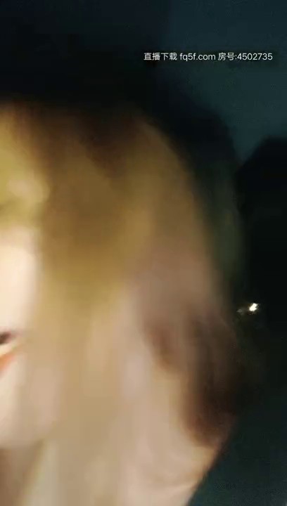 2020.9.29，新晋劲爆户外露出小萝莉【爸爸的小骚货】公园人来人往处跳蛋露出，公厕口交，车震无套内射，高清源码录制