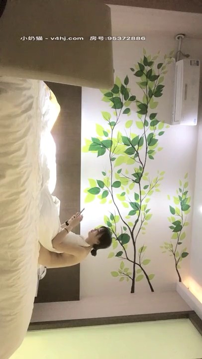 2020.11.27【小宝寻花】红内裤战神约操清纯外围小姐姐，温柔白皙美乳翘臀，连干两炮妹子很配合享受