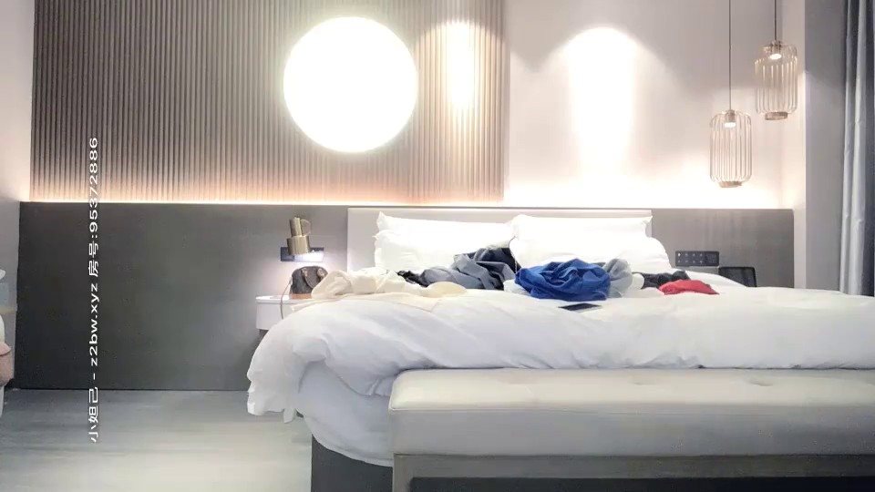 小宝寻花深夜第二场约了个白色长裙漂亮妹子啪啪，舌吻调情情趣透视装上位骑坐大力猛操