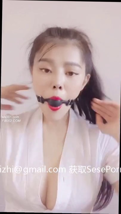 全裸一字马劈腿超诱惑