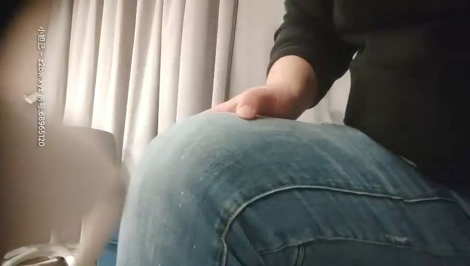 六九极品探花深夜第二场约了个白靴短裙沙发啪啪，口交舔弄上位骑乘站立侧入大力猛操