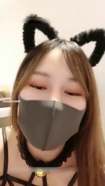 现在的小姐姐真鸡巴骚看到小帅哥几个漂亮妹子穿着撩人情欲睡衣争相把玩肉棒骑乘浪叫不停挑逗释放做爱